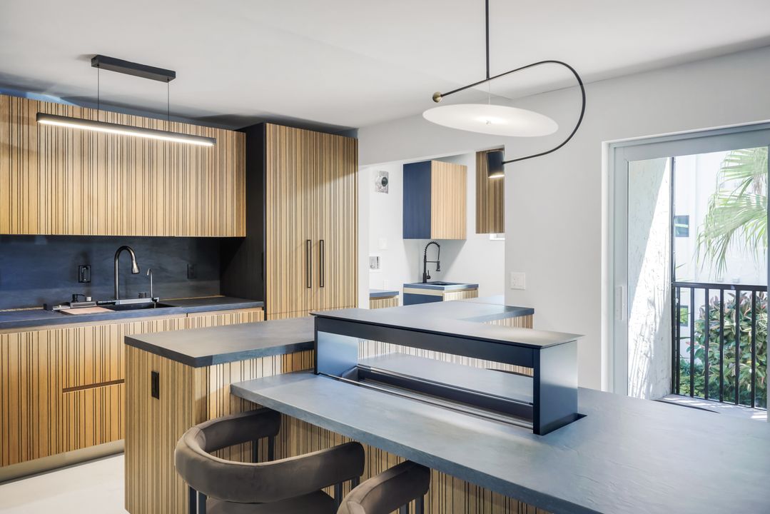 788 Park Shore Dr #E20, Naples, FL 34103