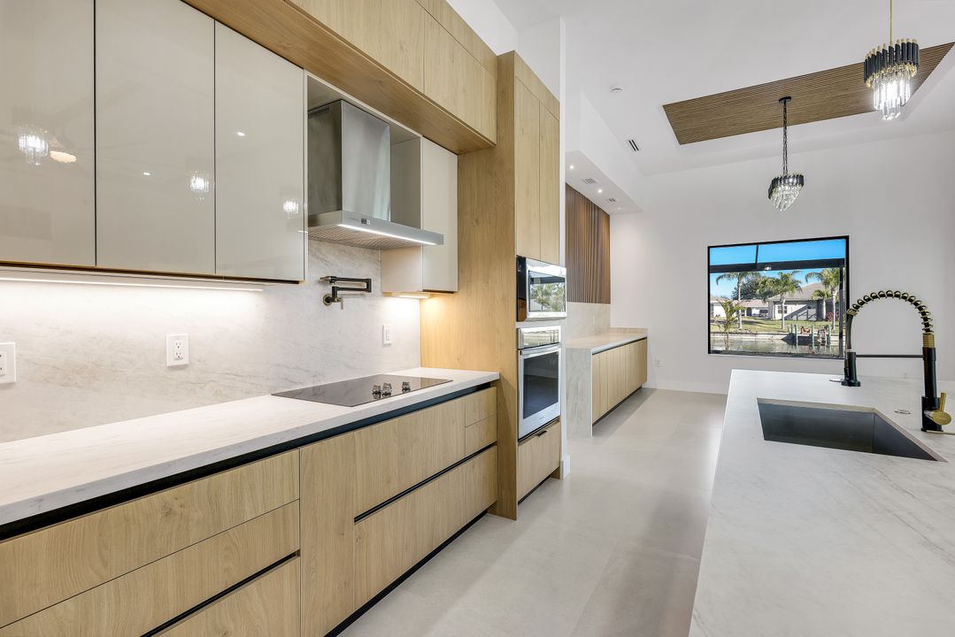 141 SE 21st St, Cape Coral, FL 33990