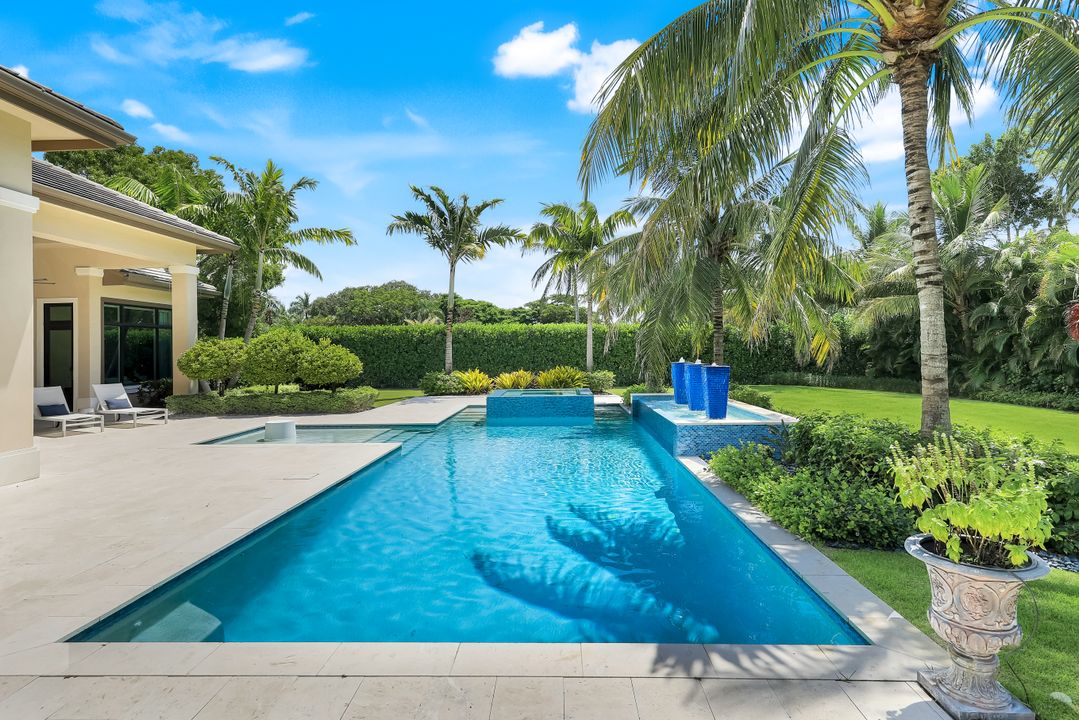 112 Hickory Rd, Naples, FL 34108