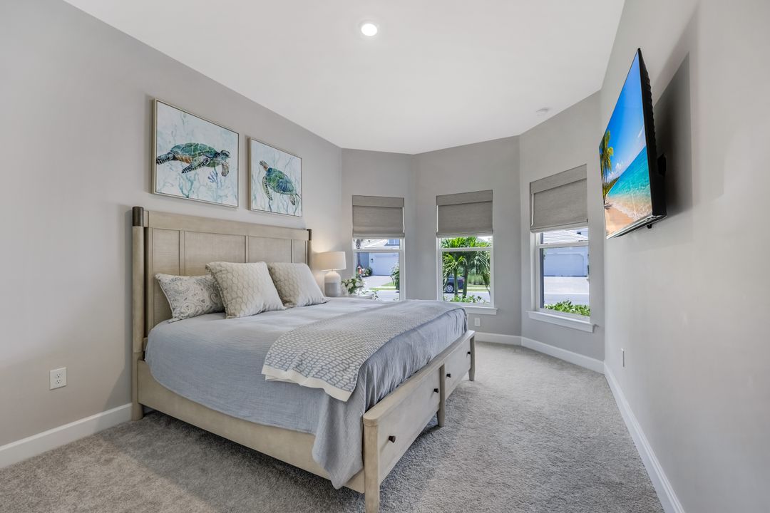 15804 Derna St, Naples, FL 34114