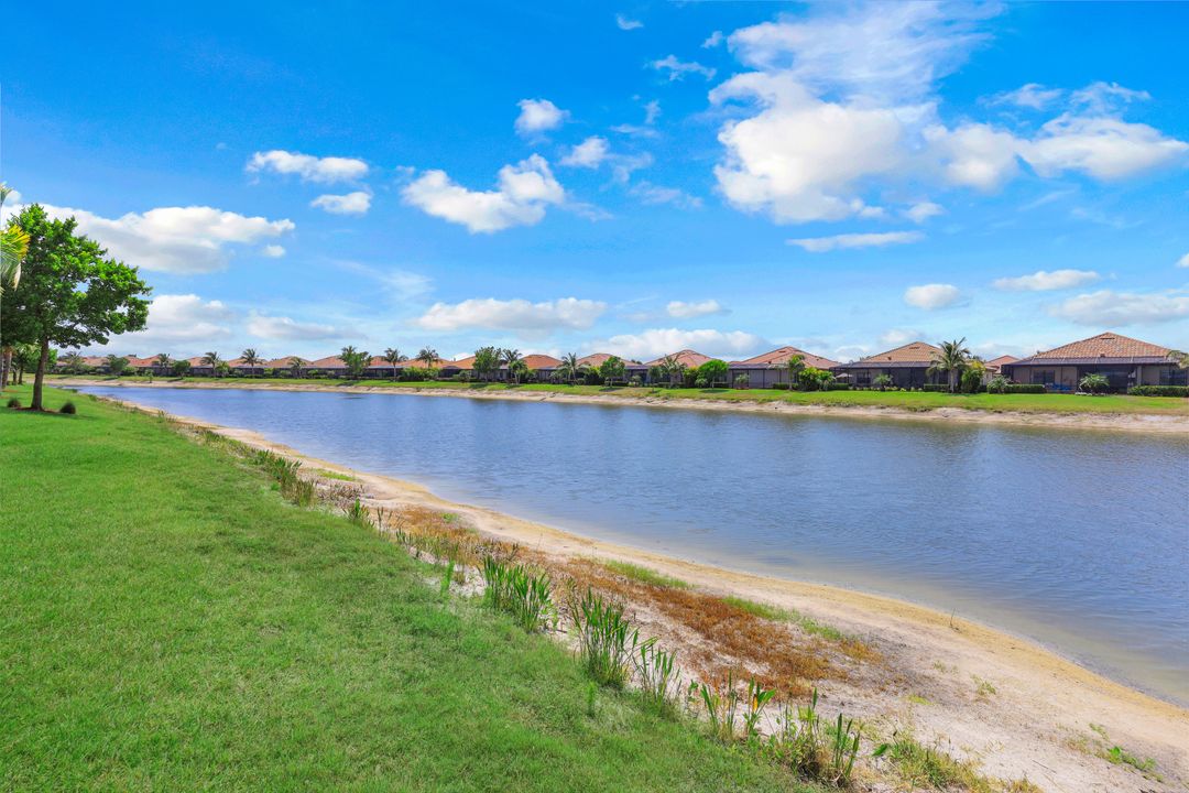 28066 Edenderry Ct, Bonita Springs, FL 34135