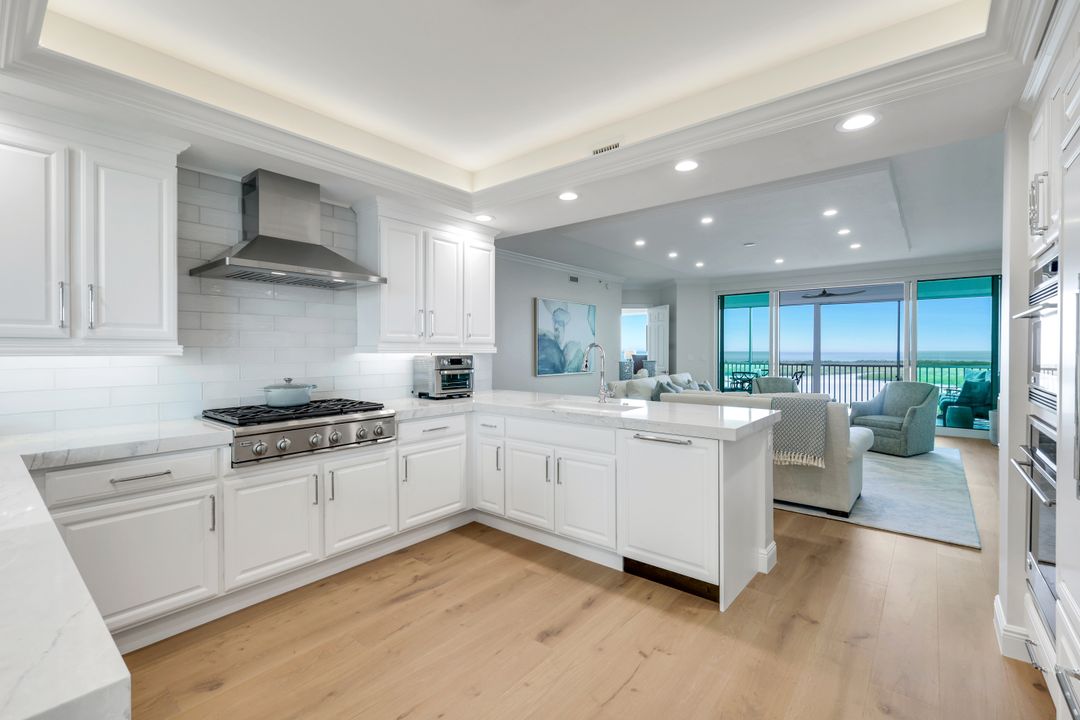 275 Indies Way #1202, Naples, FL 34110