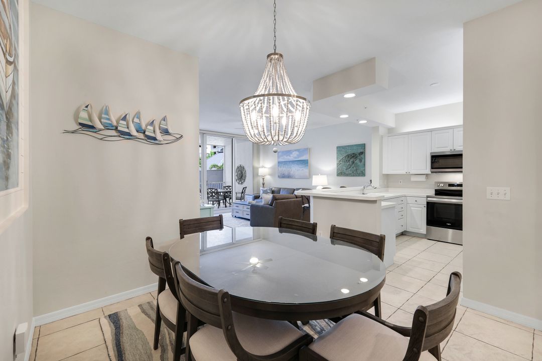 460 Launch Cir #202, Naples, FL 34108