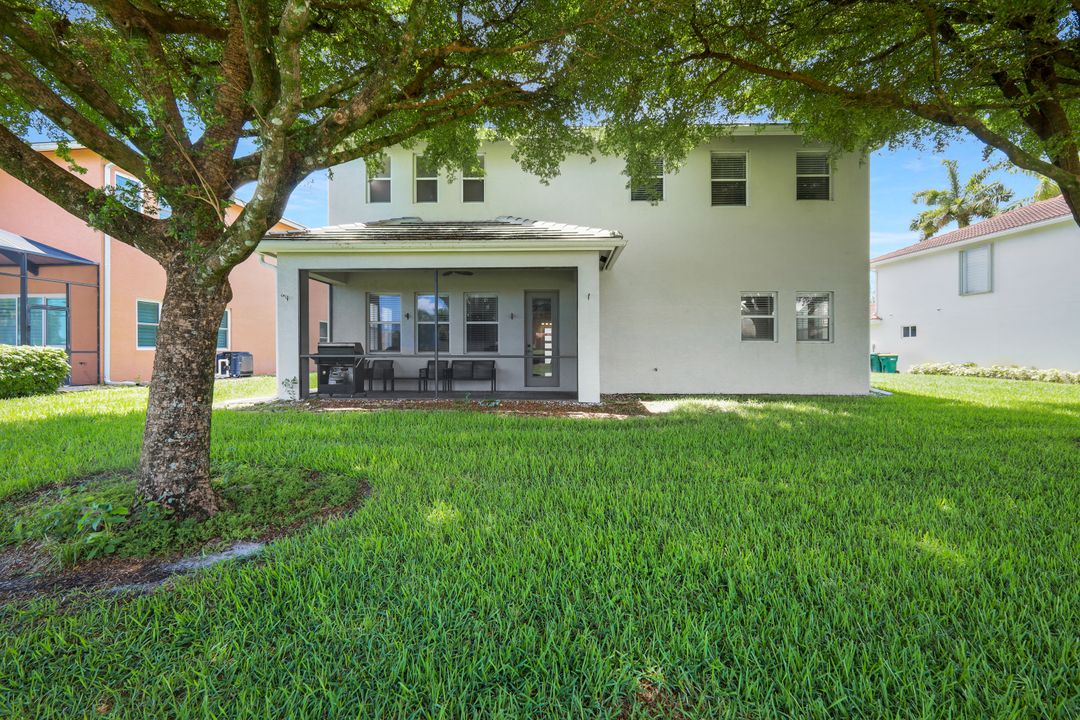 1711 Sarazen Pl, Naples, FL 34120