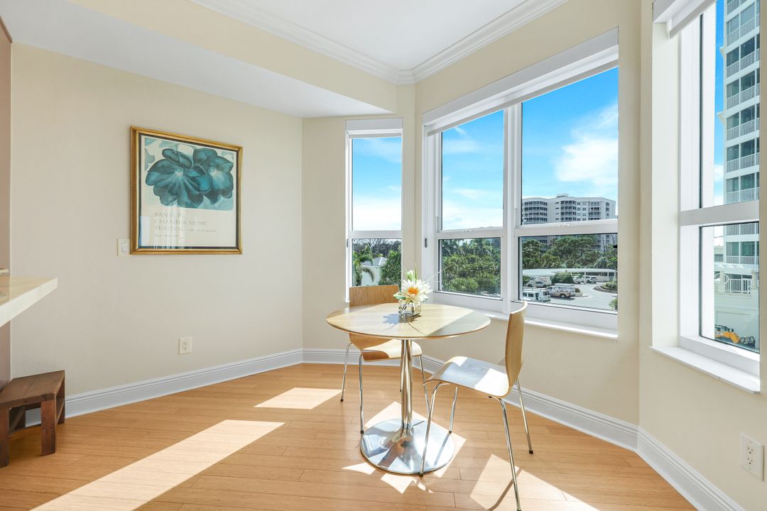 285 Grande Way #401, Naples, FL 34110
