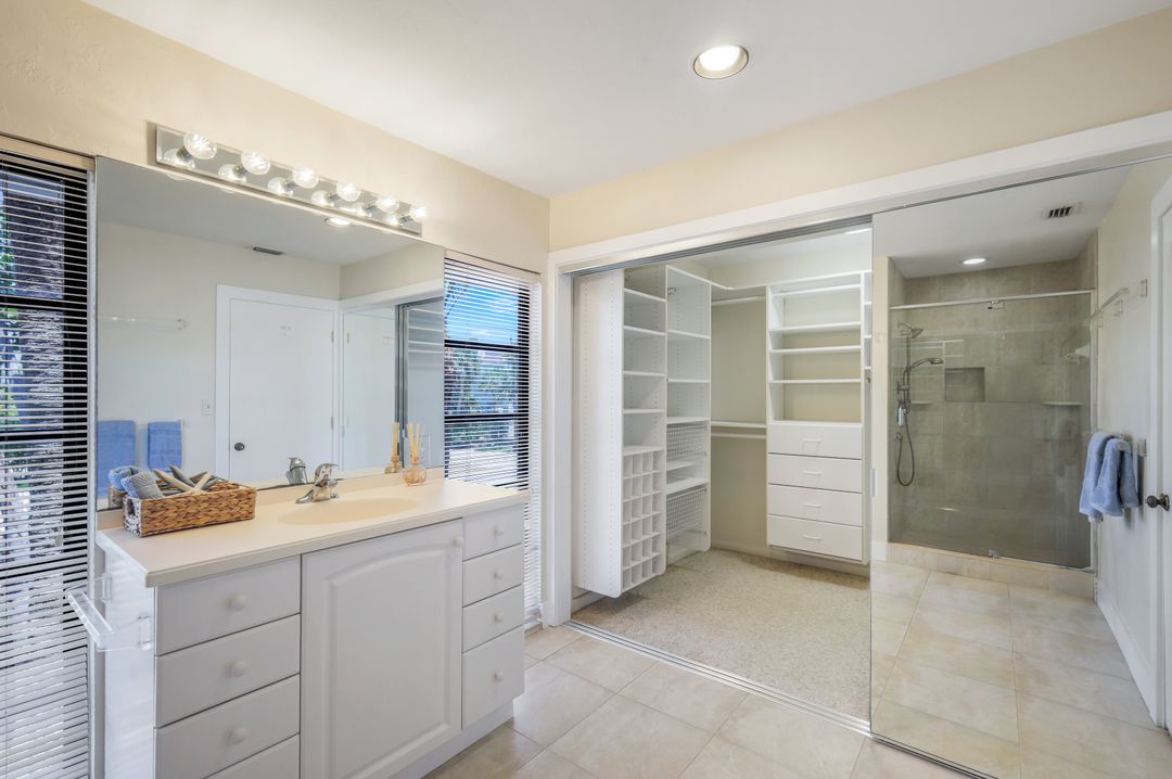 1043 Blue Heron Dr, Sanibel, FL 33957