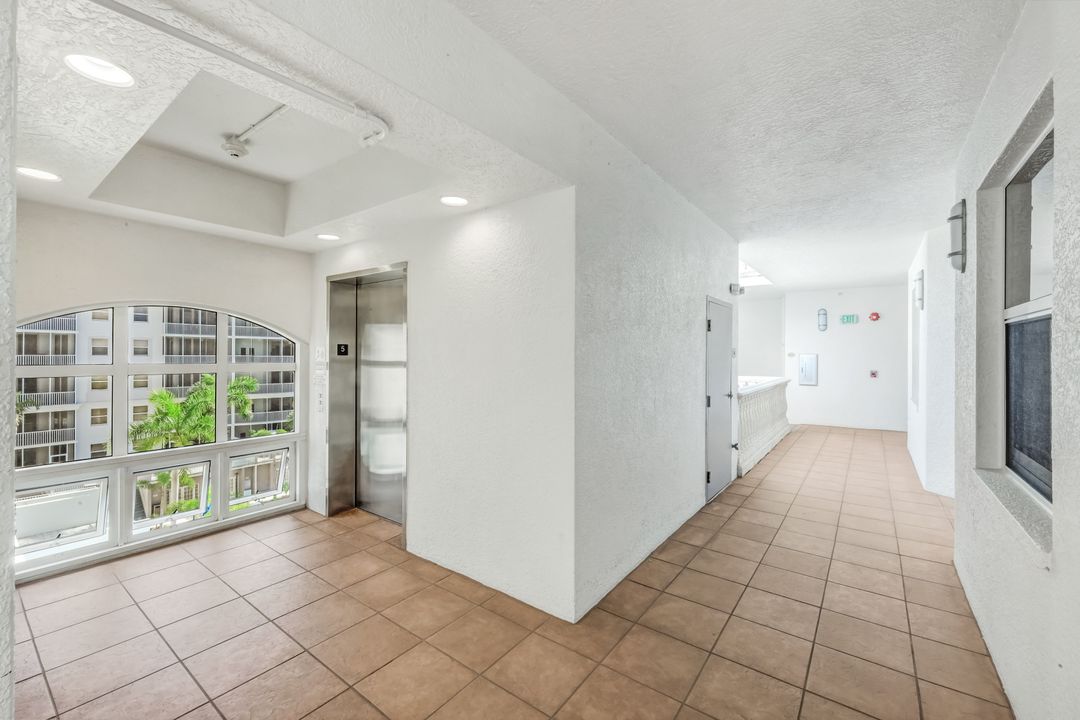 450 Launch Cir #501, Naples, FL 34108