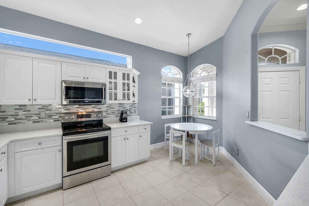 8616 Ibis Cove Cir, Naples, FL 34119