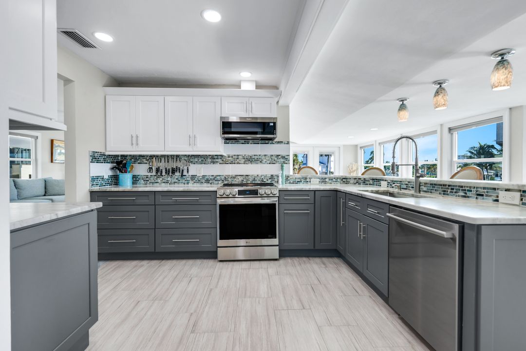 100 Tarpon Rd, Fort Myers Beach, FL 33931