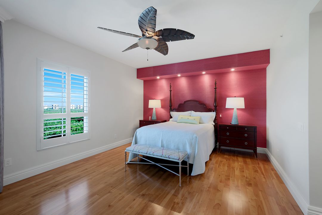 295 Grande Way #1004, Naples, FL 34110