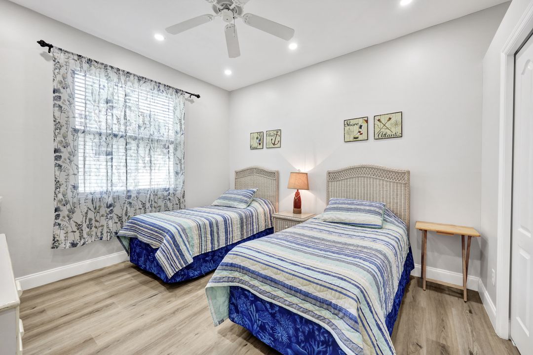 707 Teton Ct, Naples, FL 34104