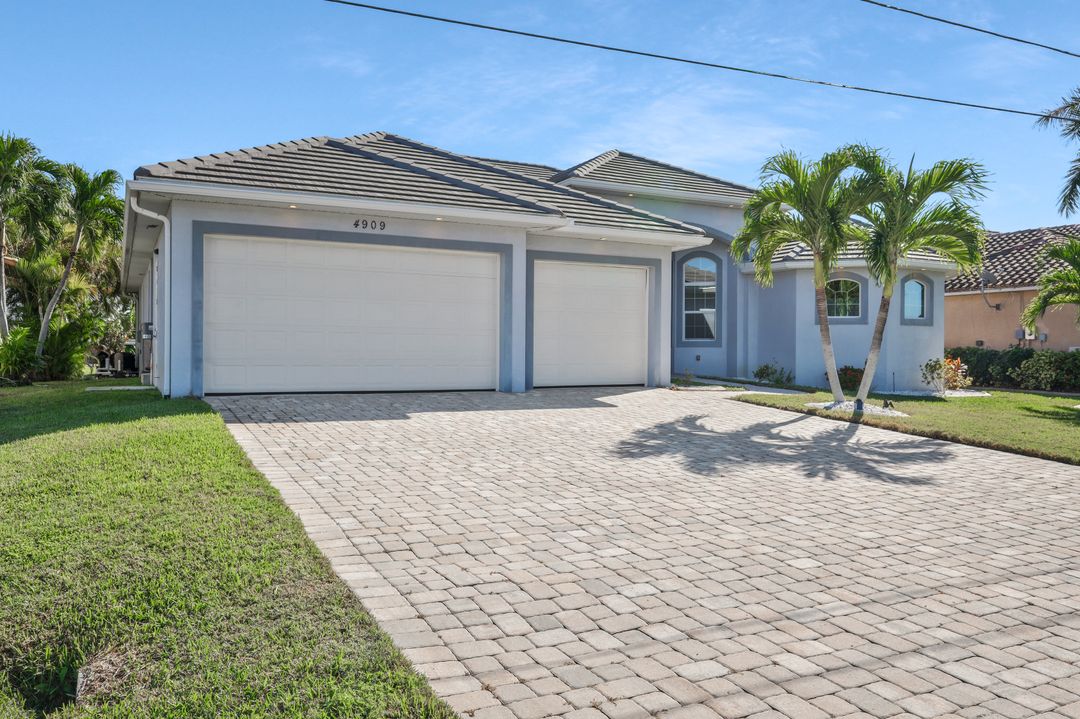 4909 Seville Ct, Cape Coral, FL 33904