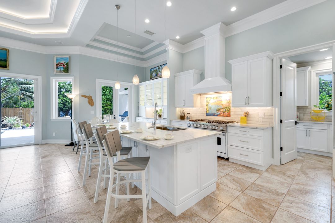 491 Wedge Dr, Naples, FL 34103
