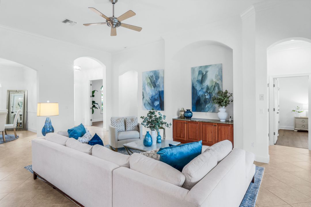 8776 Hideaway Harbor Ct, Naples, FL 34120