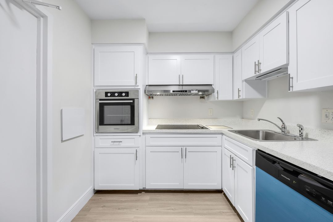 20 W Lucerne Cir #515, Orlando, FL 32801