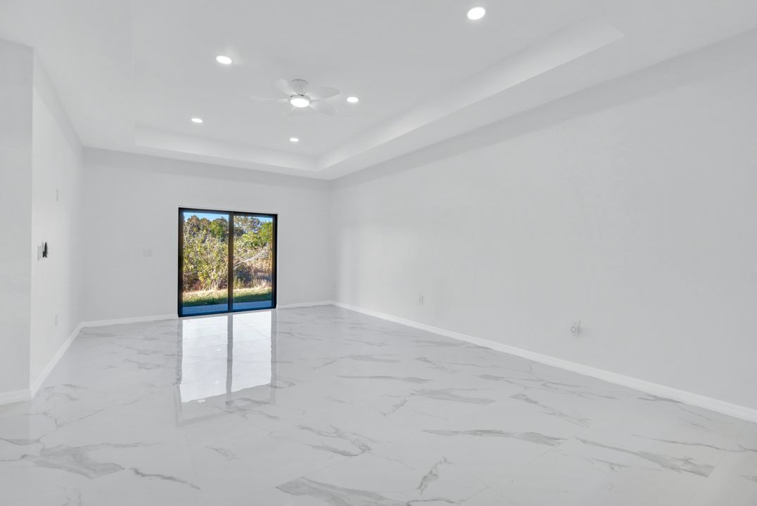 1237 Hillcrest St E, Lehigh Acres, FL 33974