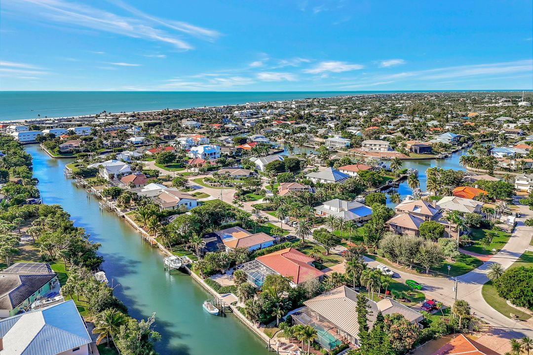 1010 Kings Crown Dr, Sanibel, FL 33957