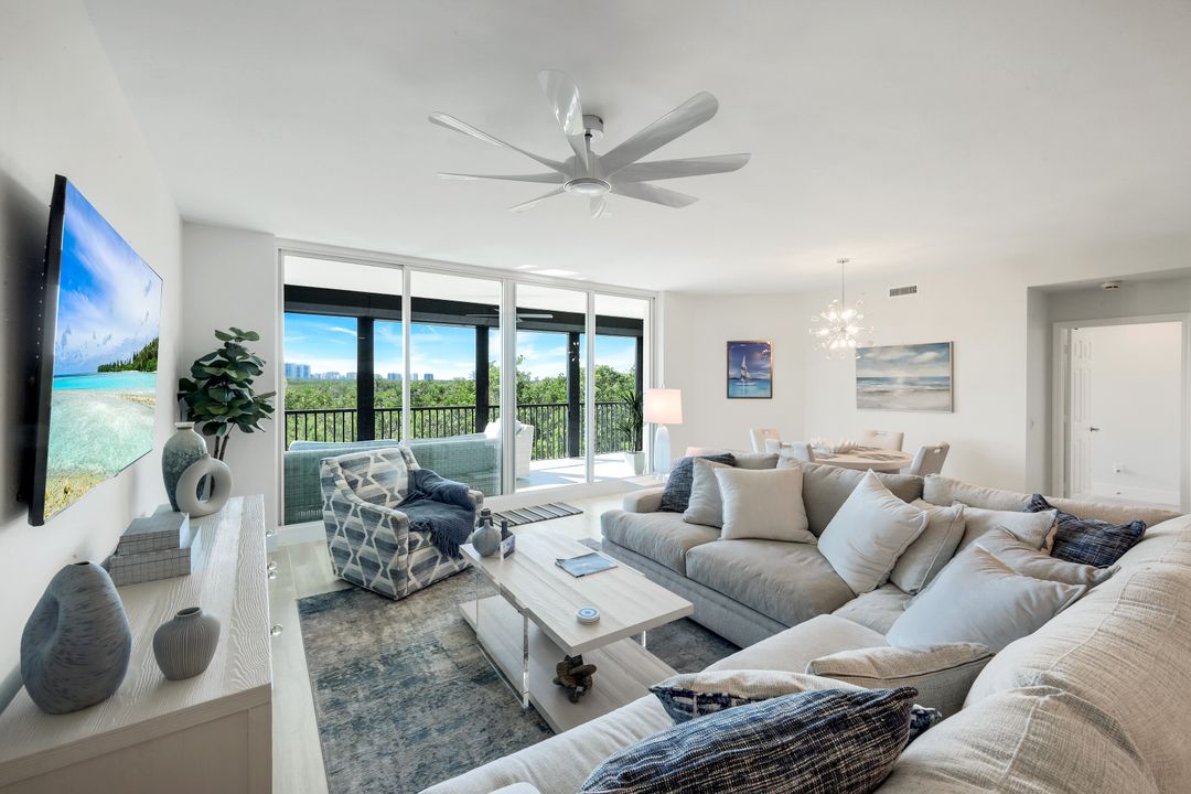 425 Cove Tower Dr #403, Naples, FL 34110