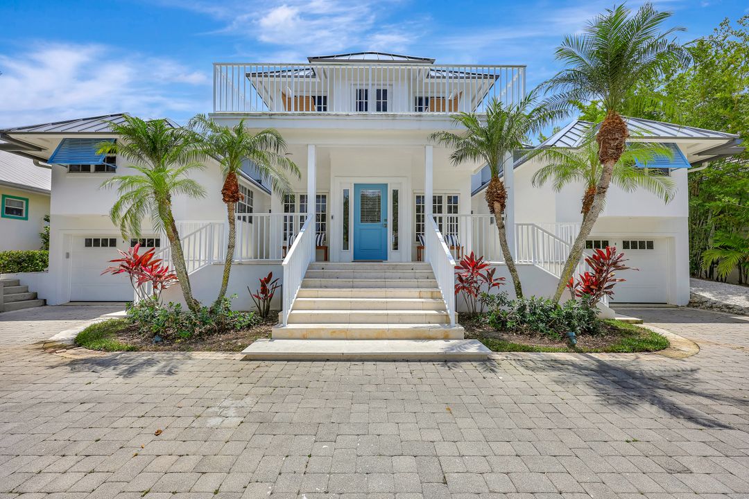 1500 Pelican Ave, Naples, FL 34102