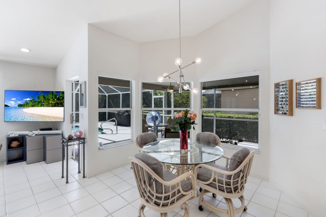 4332 Mistlethrush Ln, Naples, FL 34119