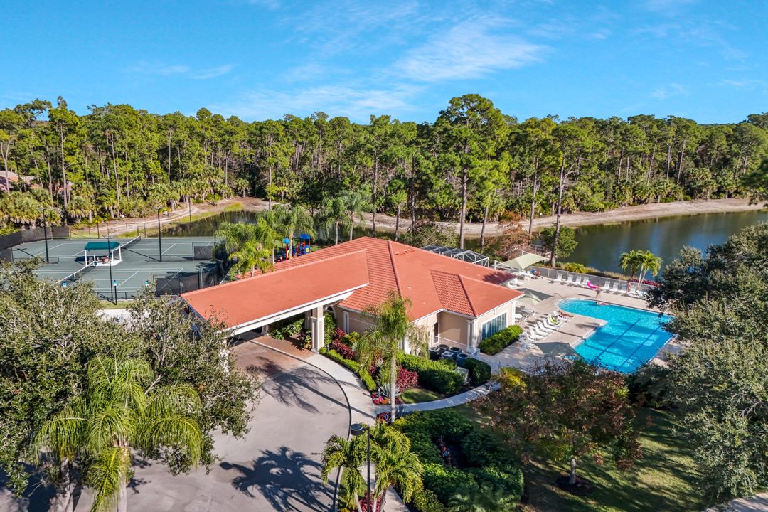 5852 Northridge Dr, Naples, FL 34110