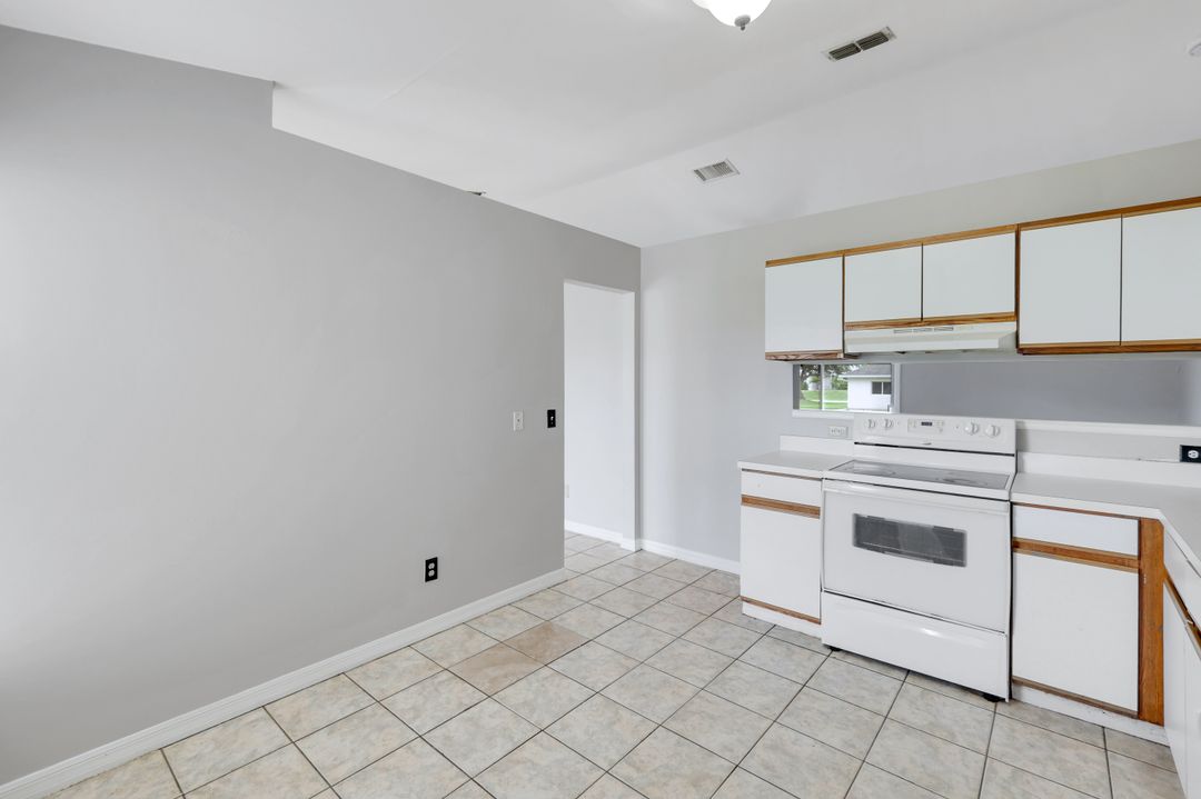 1409 SW 11th Pl, Cape Coral, FL 33991