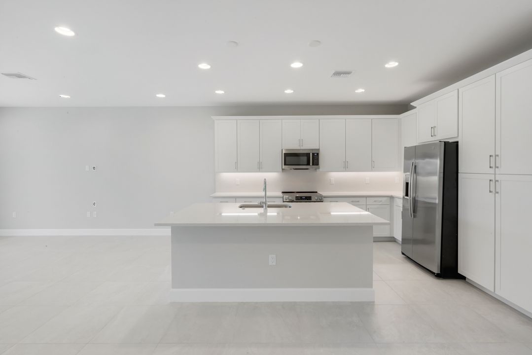 3368 Meloy Dr, Fort Myers, FL 33905