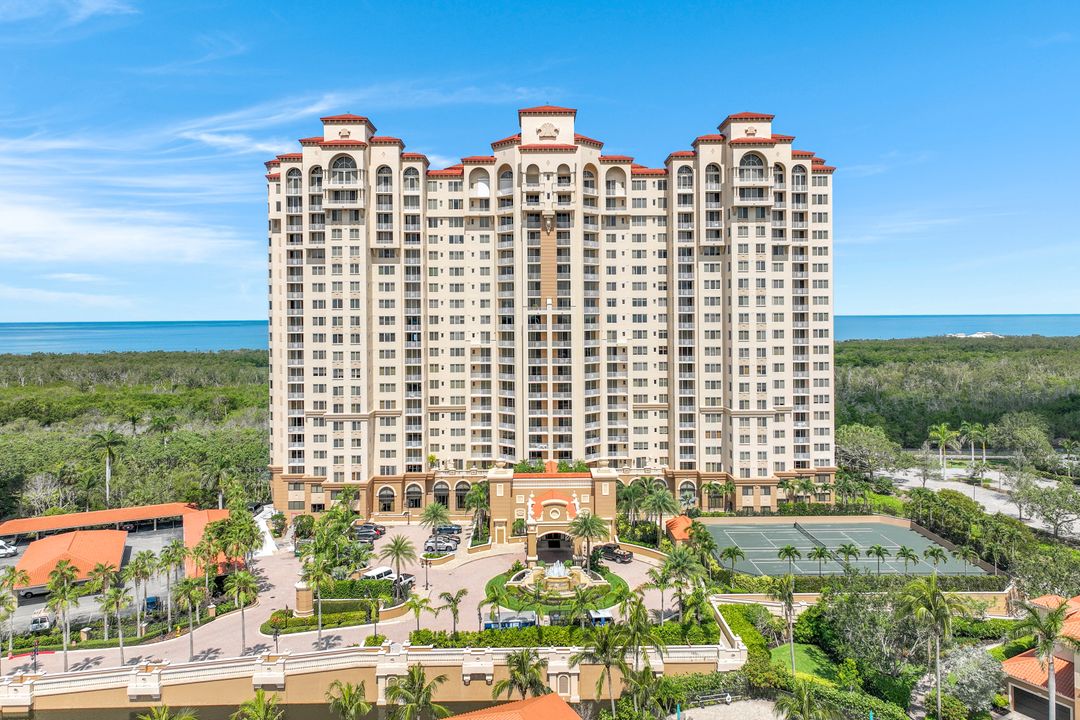 6597 Nicholas Blvd #306, Naples, FL 34108