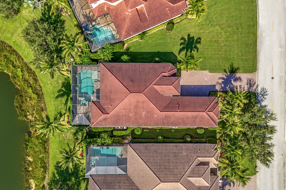 9333 Campanile Cir, Naples, FL 34114