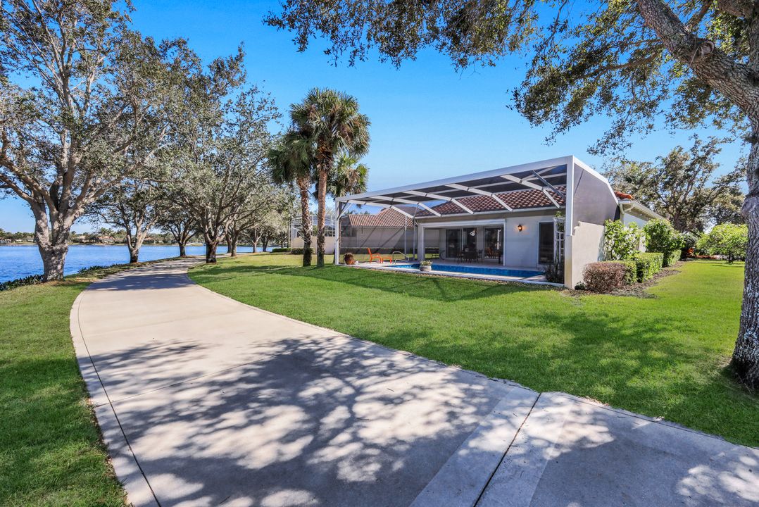 5343 Hawkesbury Way, Naples, FL 34119