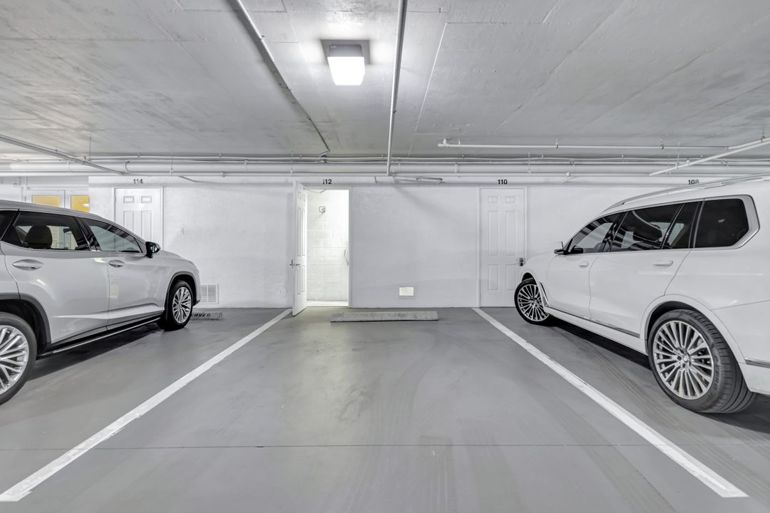 410 Flagship Dr #501, Naples, FL 34108