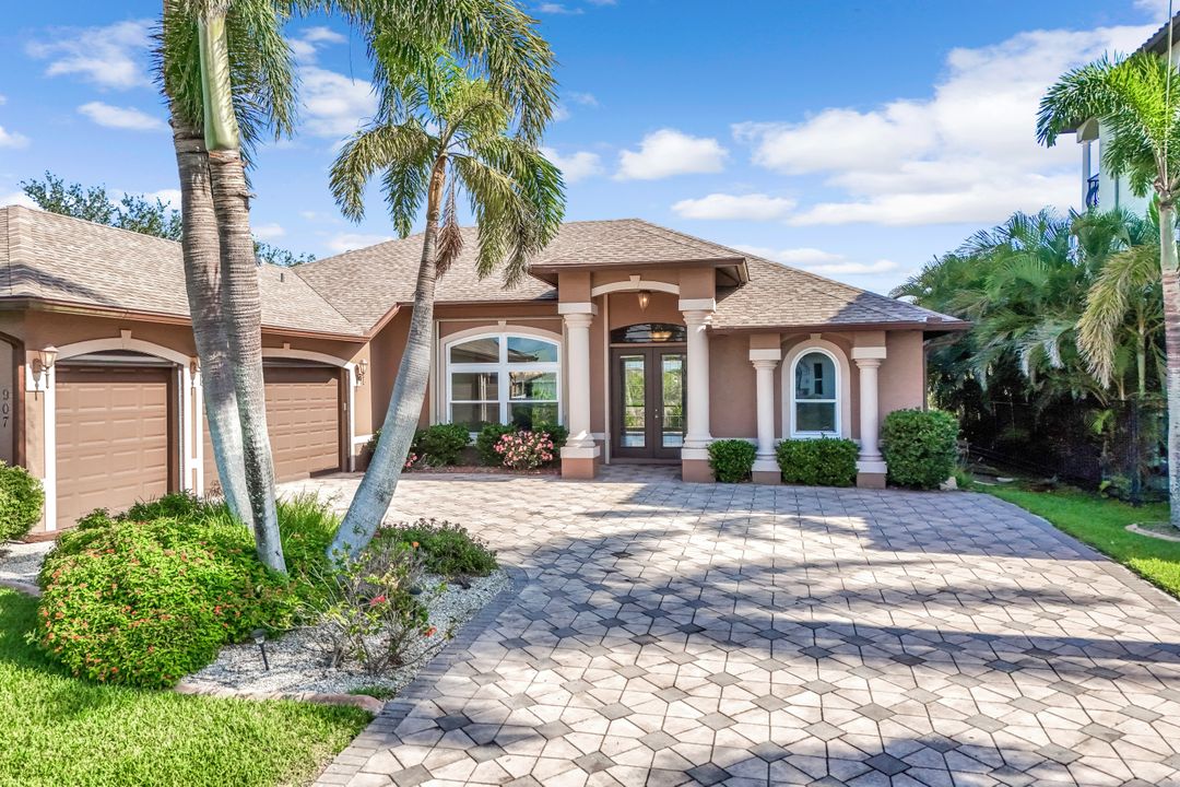 907 NW 18th St, Cape Coral, FL 33993