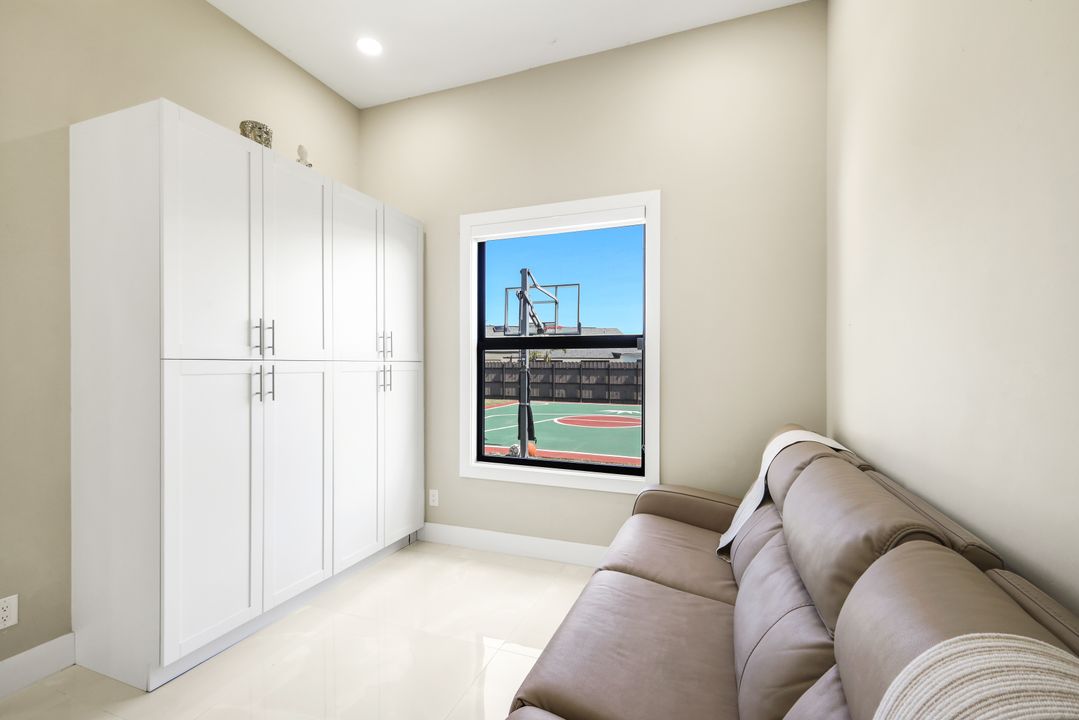 455 SE 17th Ave, Cape Coral, FL 33990