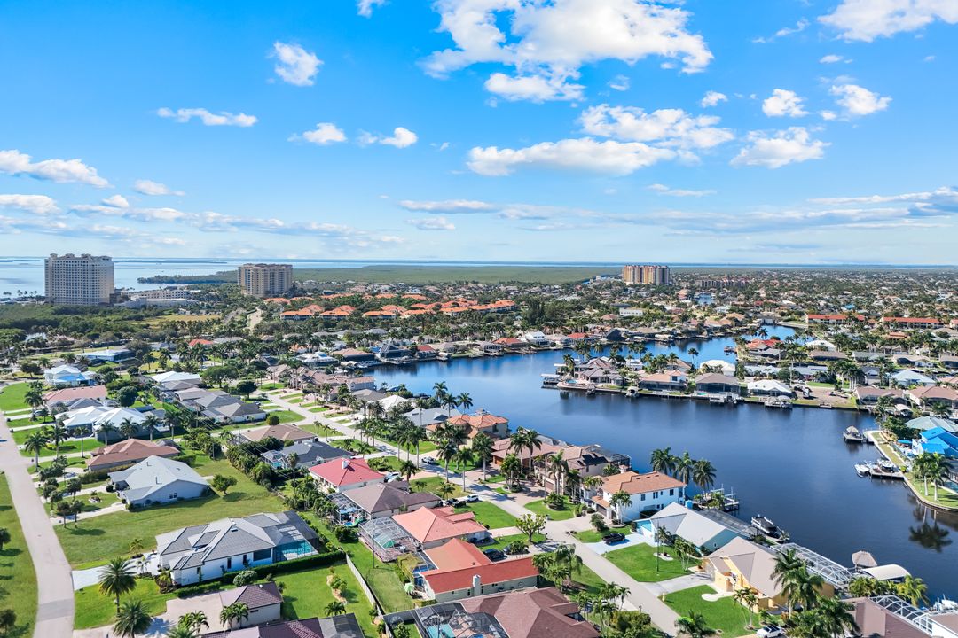 5743 SW 9th Ct, Cape Coral, FL 33914