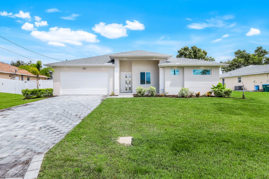 3821 SW 14th Pl, Cape Coral, FL 33914