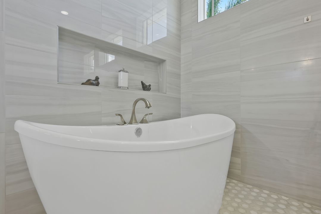 3816 SE 21st Pl, Cape Coral, FL 33904