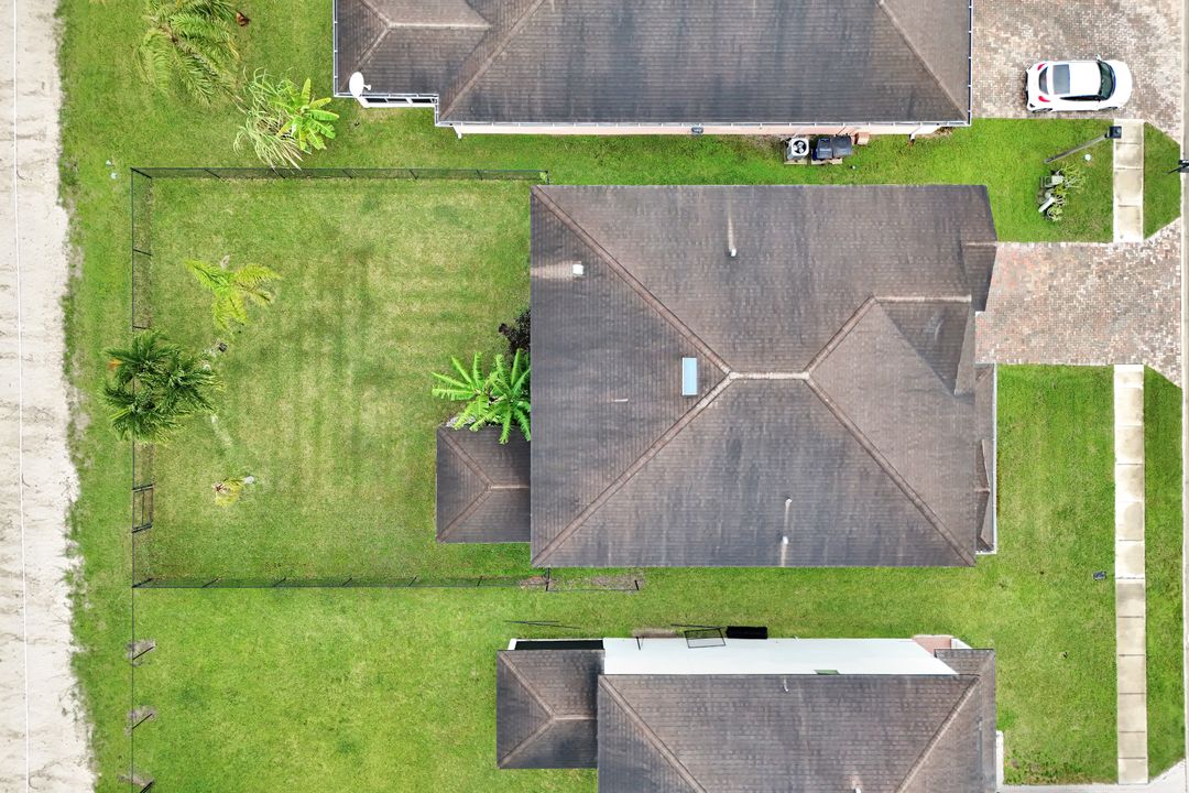 10337 Canal Brook Ln, Lehigh Acres, FL 33936