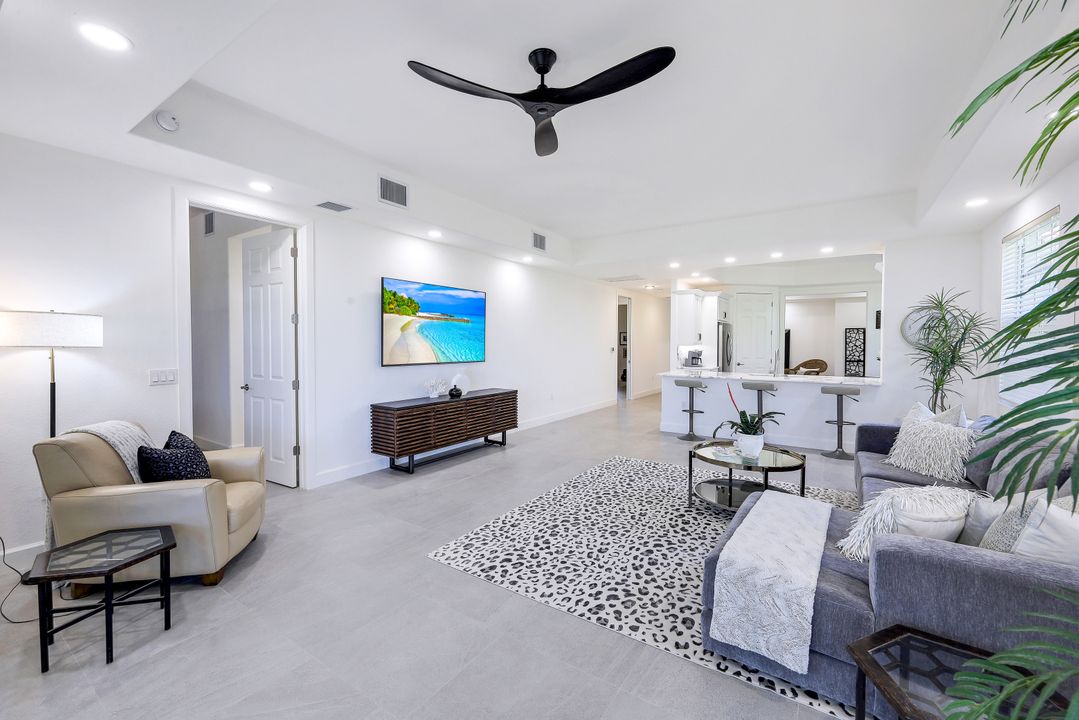 8637 Champions Point #901, Naples, FL 34113