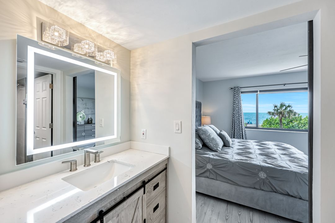 10475 Gulf Shore Dr #112, Naples, FL 34108