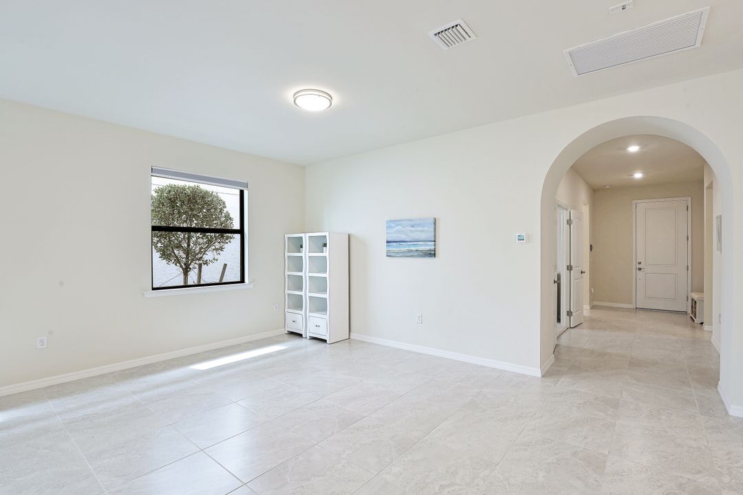 7266 Wilton Dr N, Naples, FL 34109