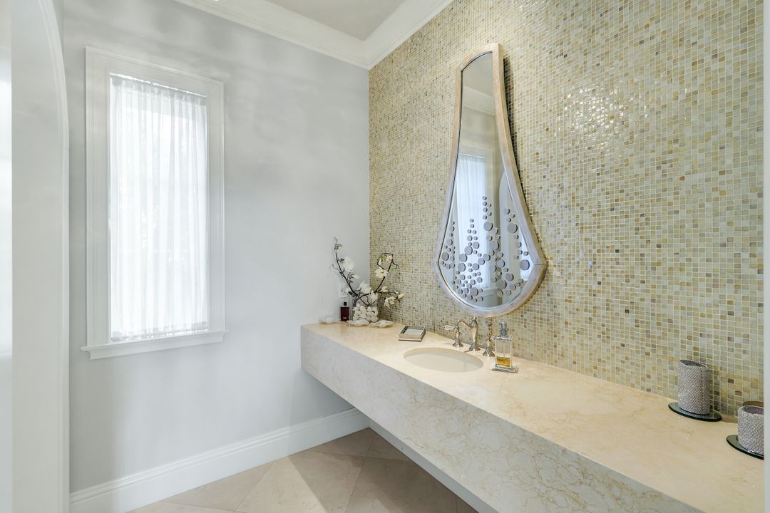 2885 Escada Ct, Naples, FL 34109