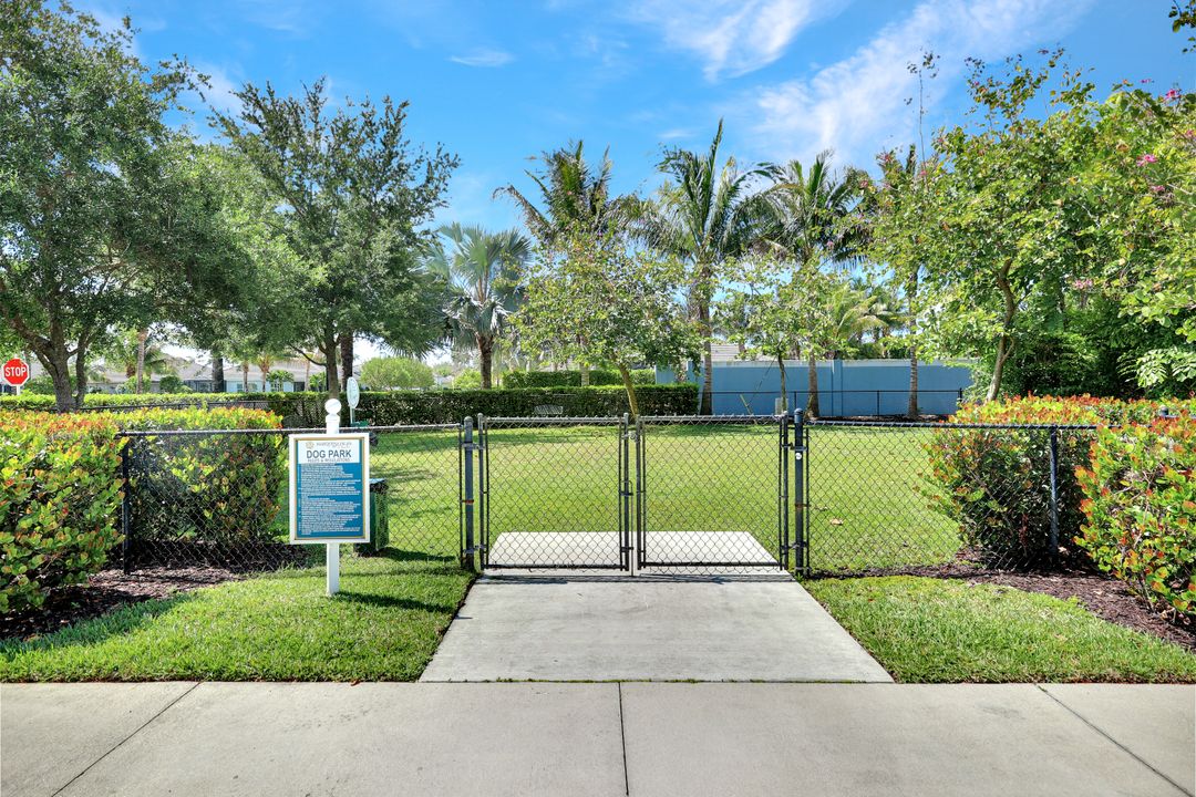 2319 Marquesa Cir, Naples, FL 34112