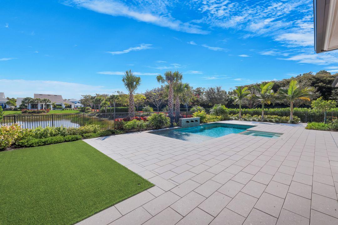 16728 Enclave Cir, Naples, FL 34110