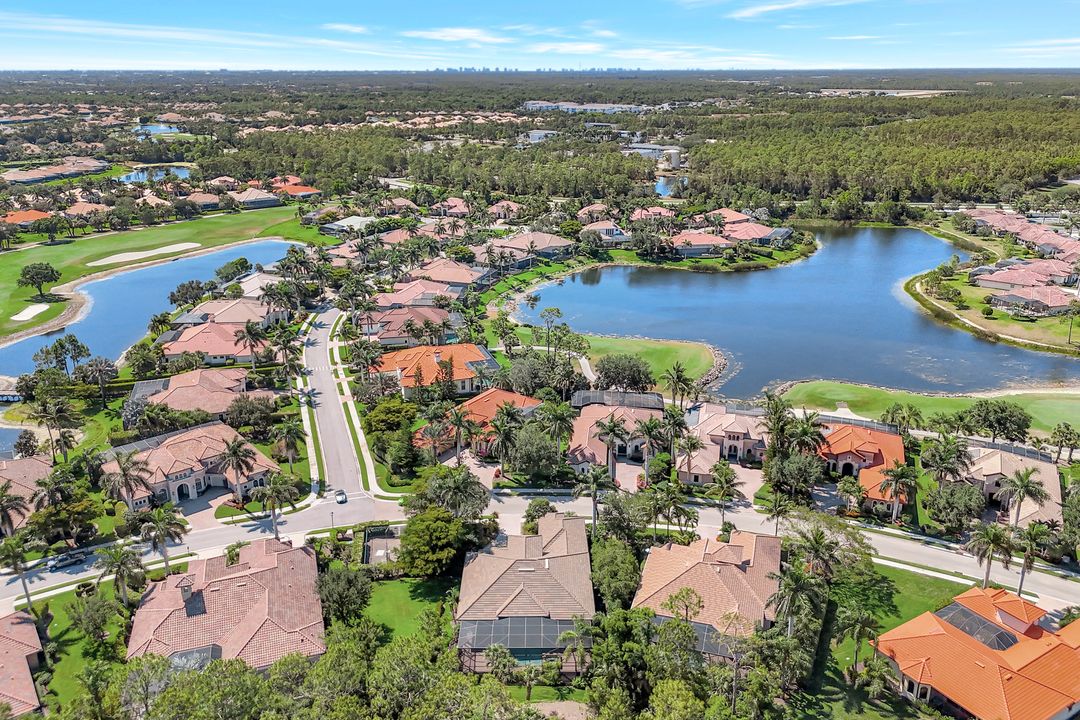7748 Classics Dr, Naples, FL 34113