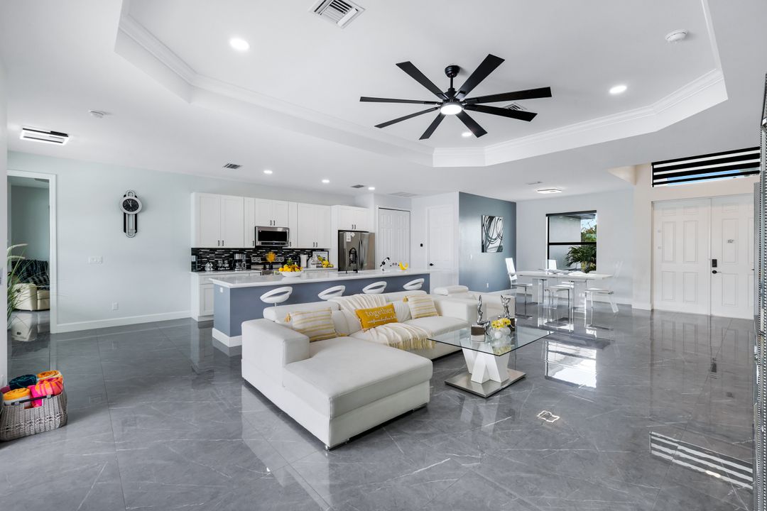 2419 Country Club Blvd, Cape Coral, FL 33990