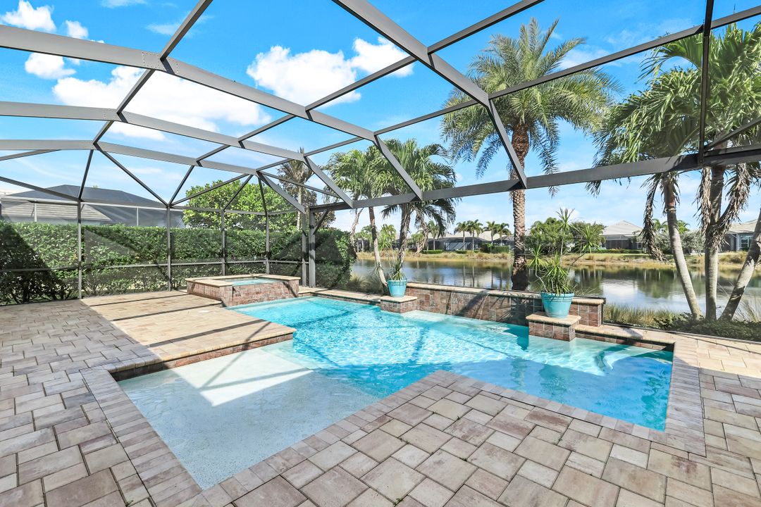 6348 Lyford Isle Dr, Naples, FL 34112