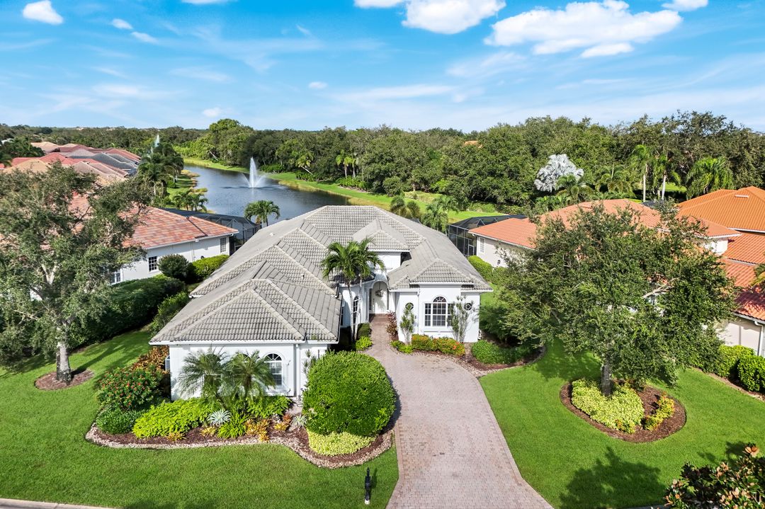 5799 Hammock Isles Dr, Naples, FL 34119