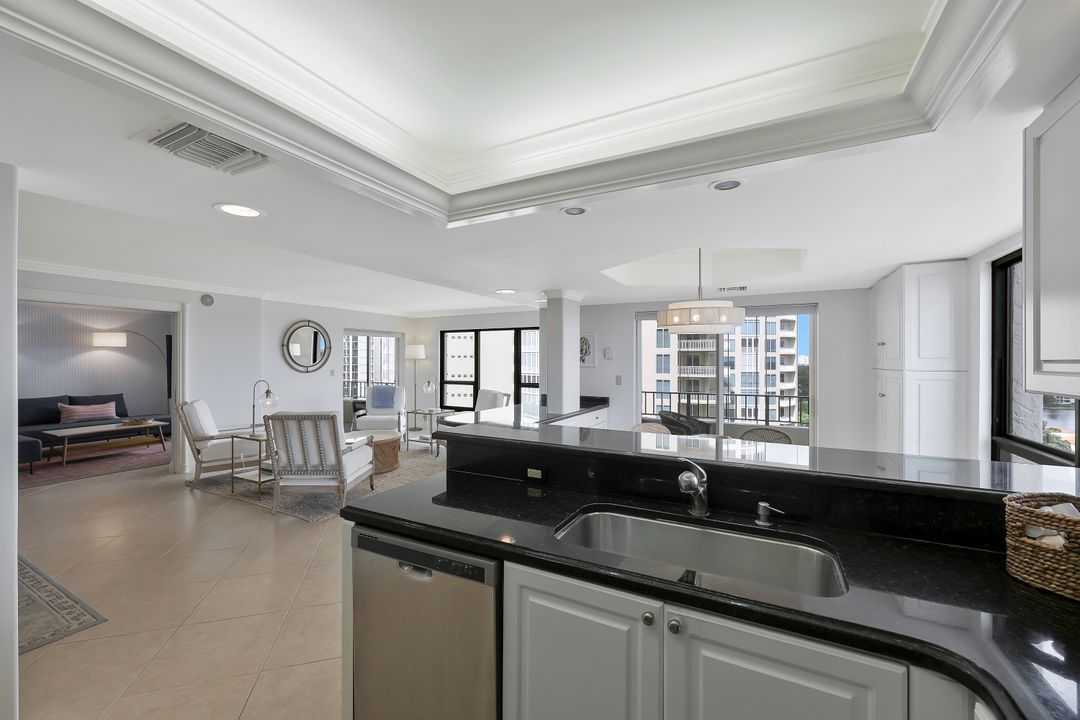 4451 Gulf Shore Blvd N #1205, Naples, FL 34103