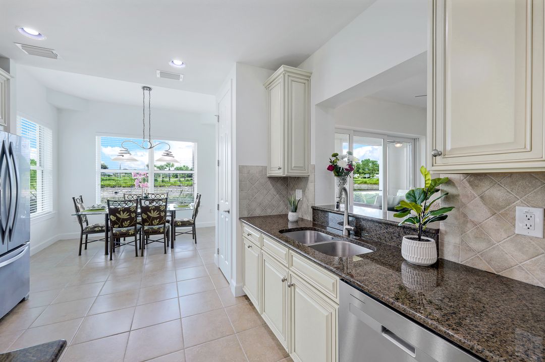 9220 Quartz Ln #101, Naples, FL 34120