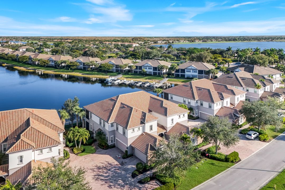 8783 Coastline Ct #202, Naples, FL 34120